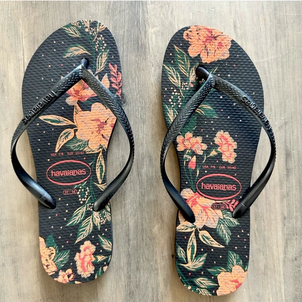NWOT! Havaianas Black Slim Floral Sandals 37/38 (Size 7.5)